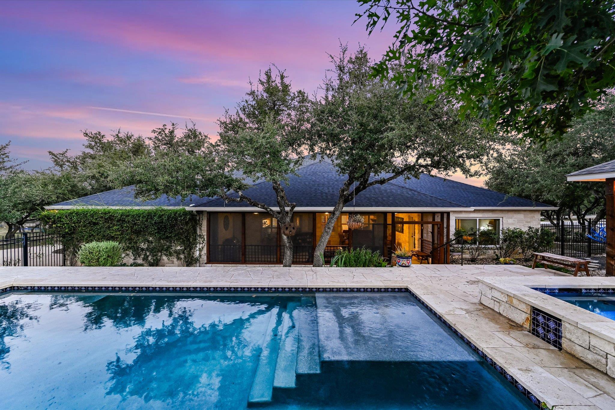 786 Ranchers Club Ln, Driftwood, TX 78619