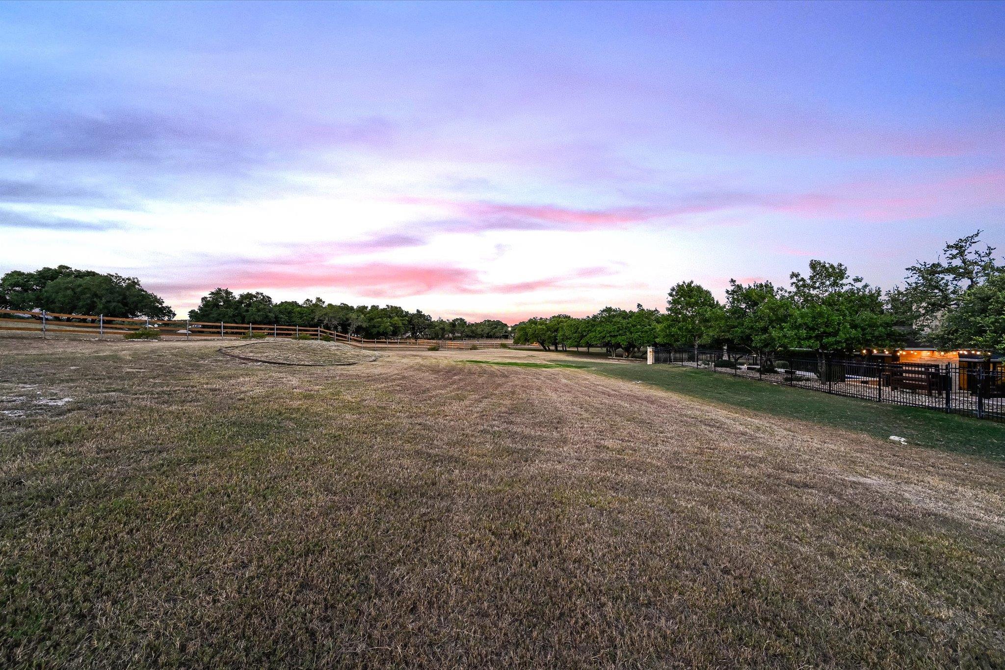 786 Ranchers Club Ln, Driftwood, TX 78619