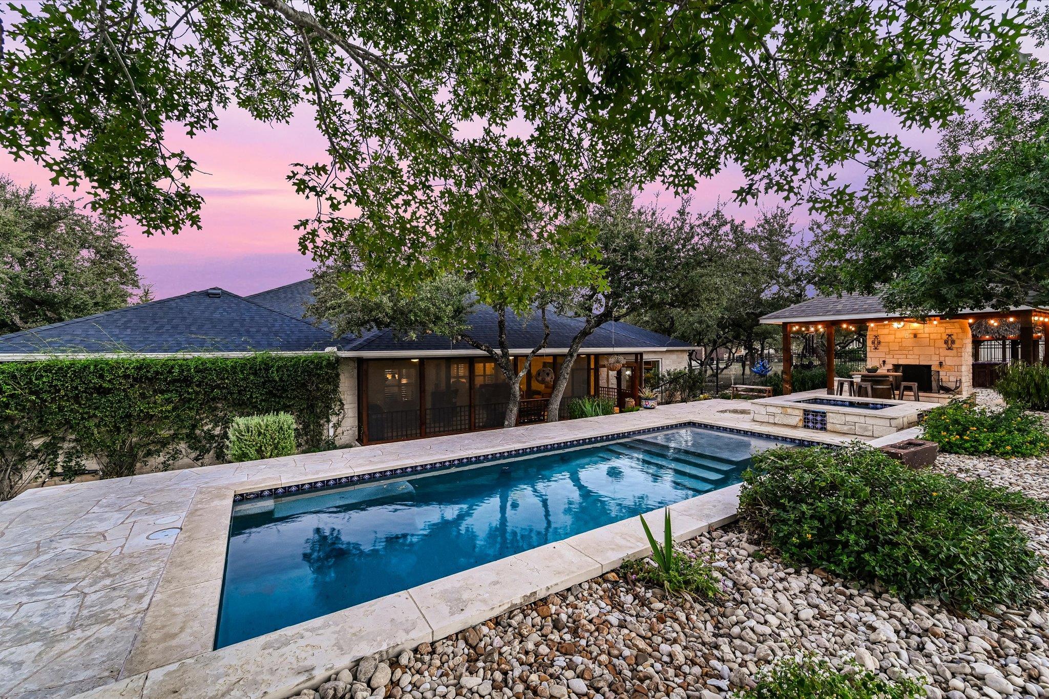 786 Ranchers Club Ln, Driftwood, TX 78619