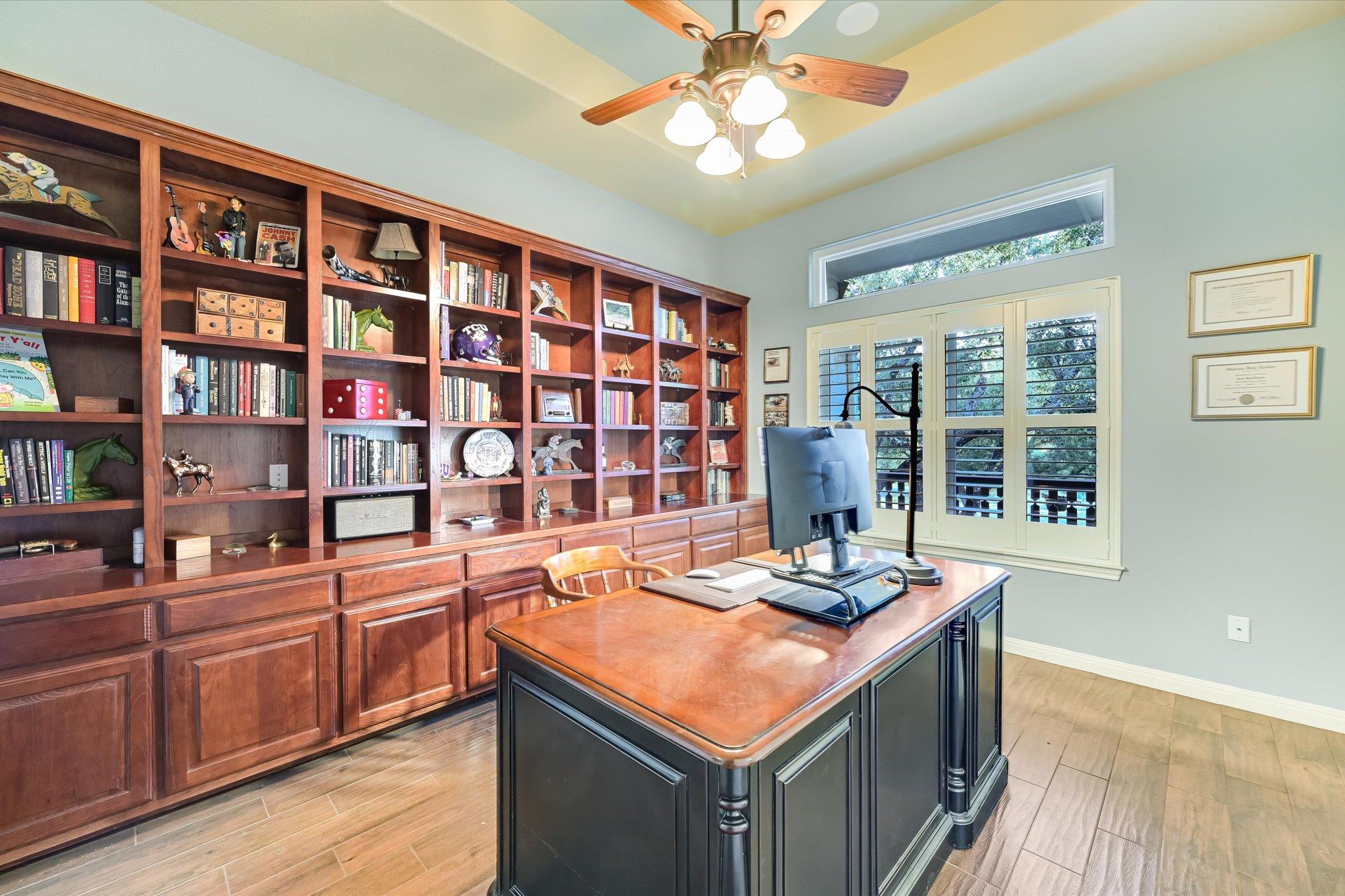 786 Ranchers Club Ln, Driftwood, TX 78619