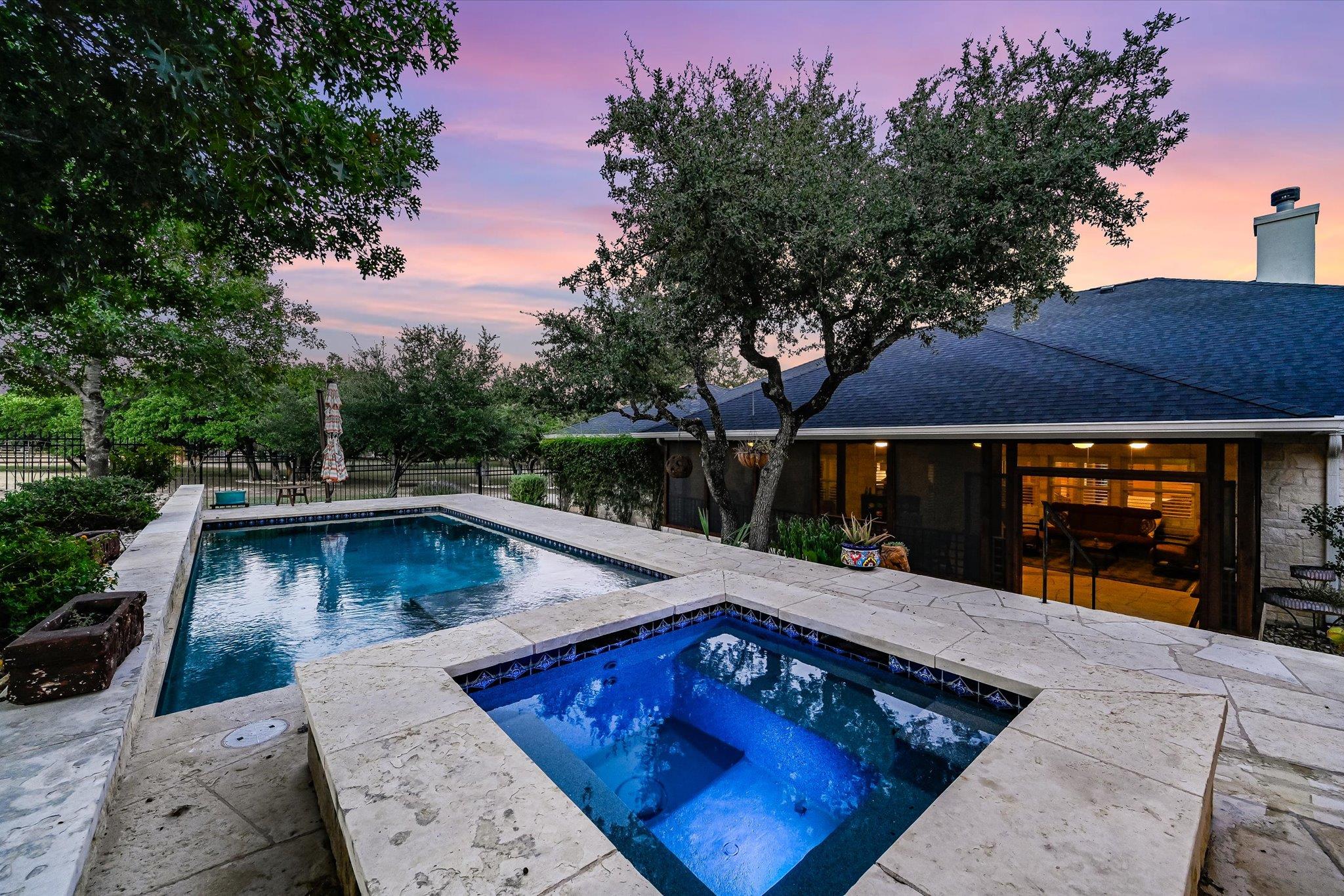 786 Ranchers Club Ln, Driftwood, TX 78619