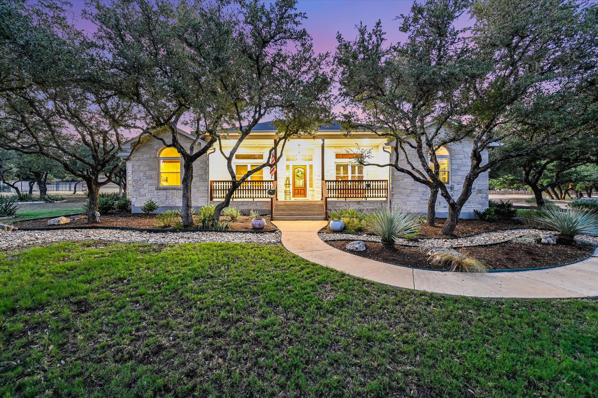 786 Ranchers Club Ln, Driftwood, TX 78619