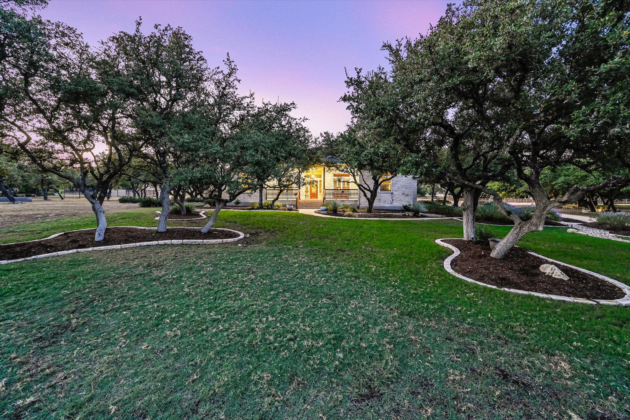 786 Ranchers Club Ln, Driftwood, TX 78619