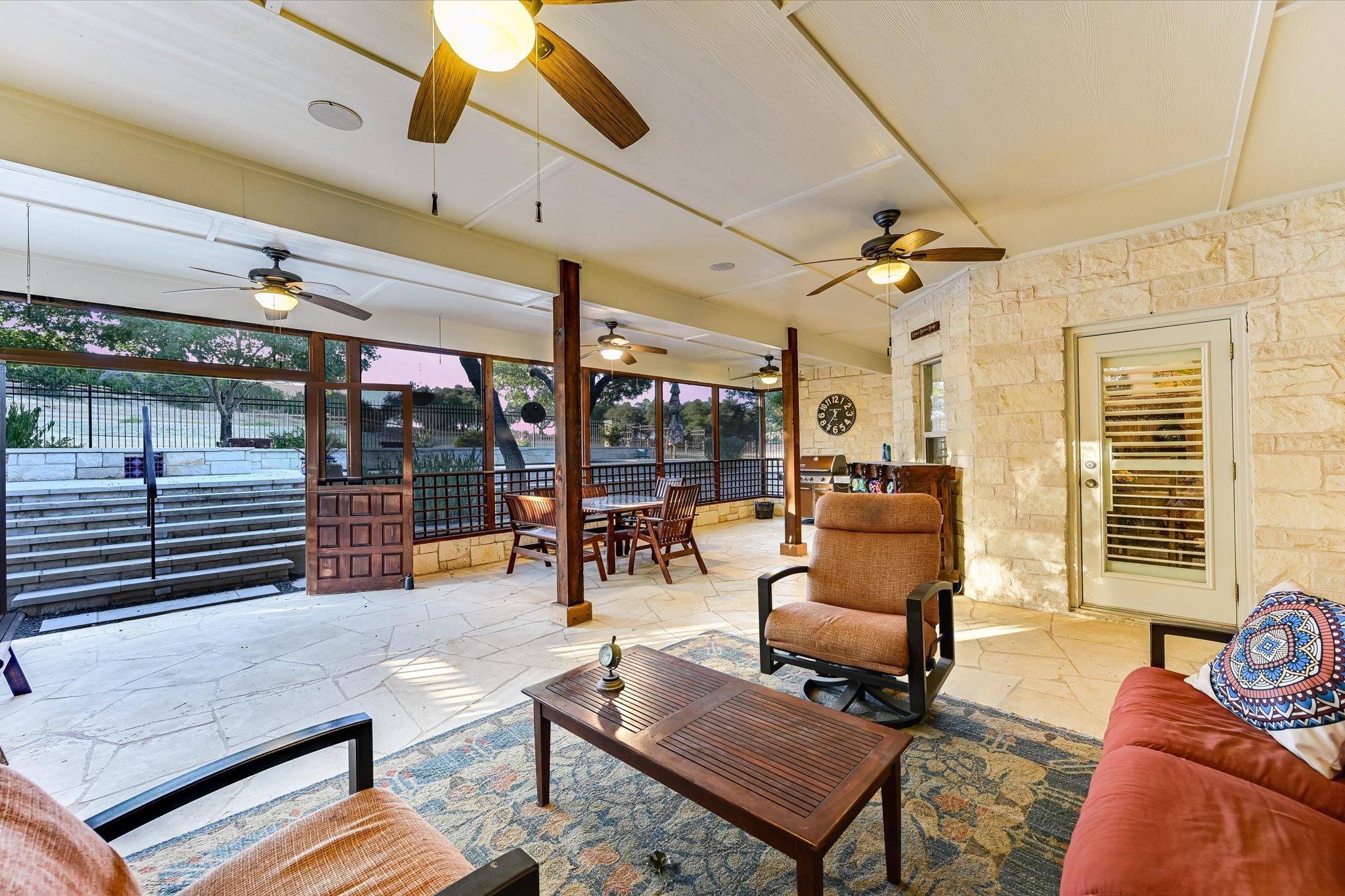 786 Ranchers Club Ln, Driftwood, TX 78619