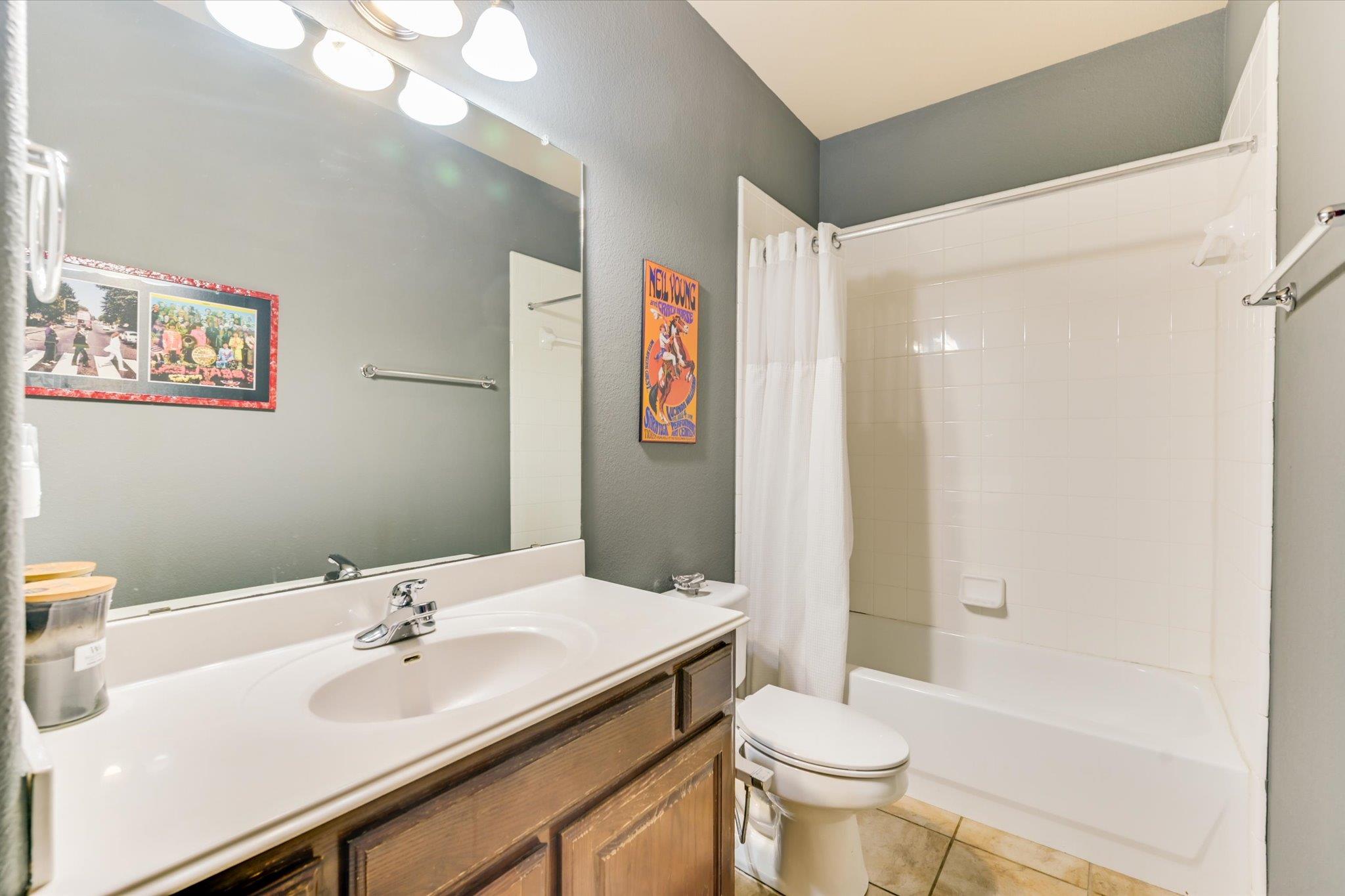 786 Ranchers Club Ln, Driftwood, TX 78619