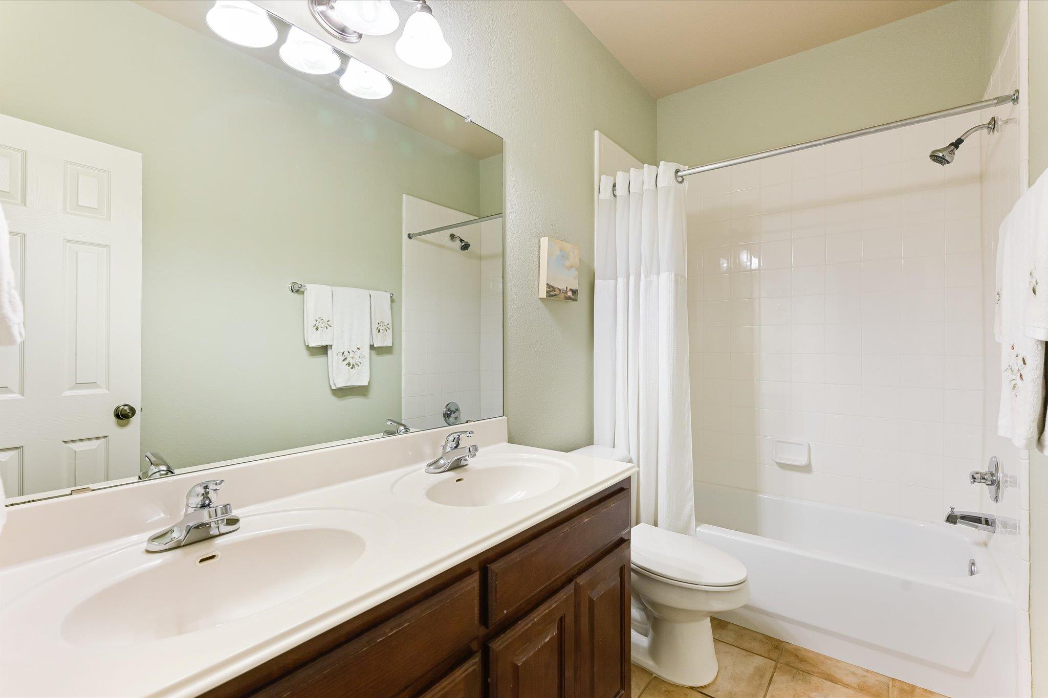 786 Ranchers Club Ln, Driftwood, TX 78619