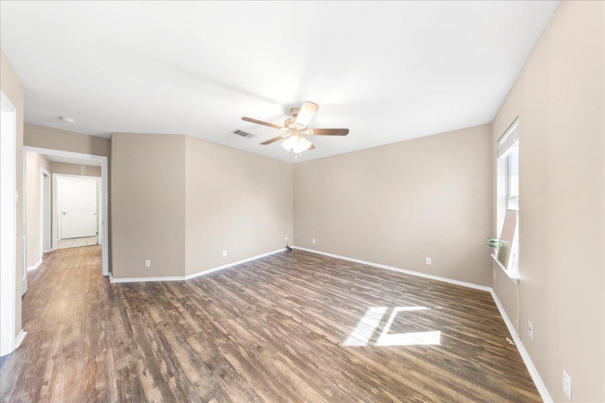 202 Ashbury Dr, Leander, TX 78641