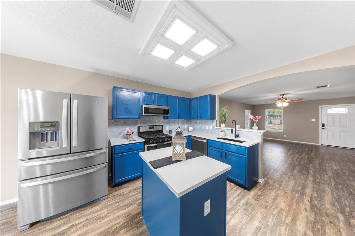 202 Ashbury Dr, Leander, TX 78641