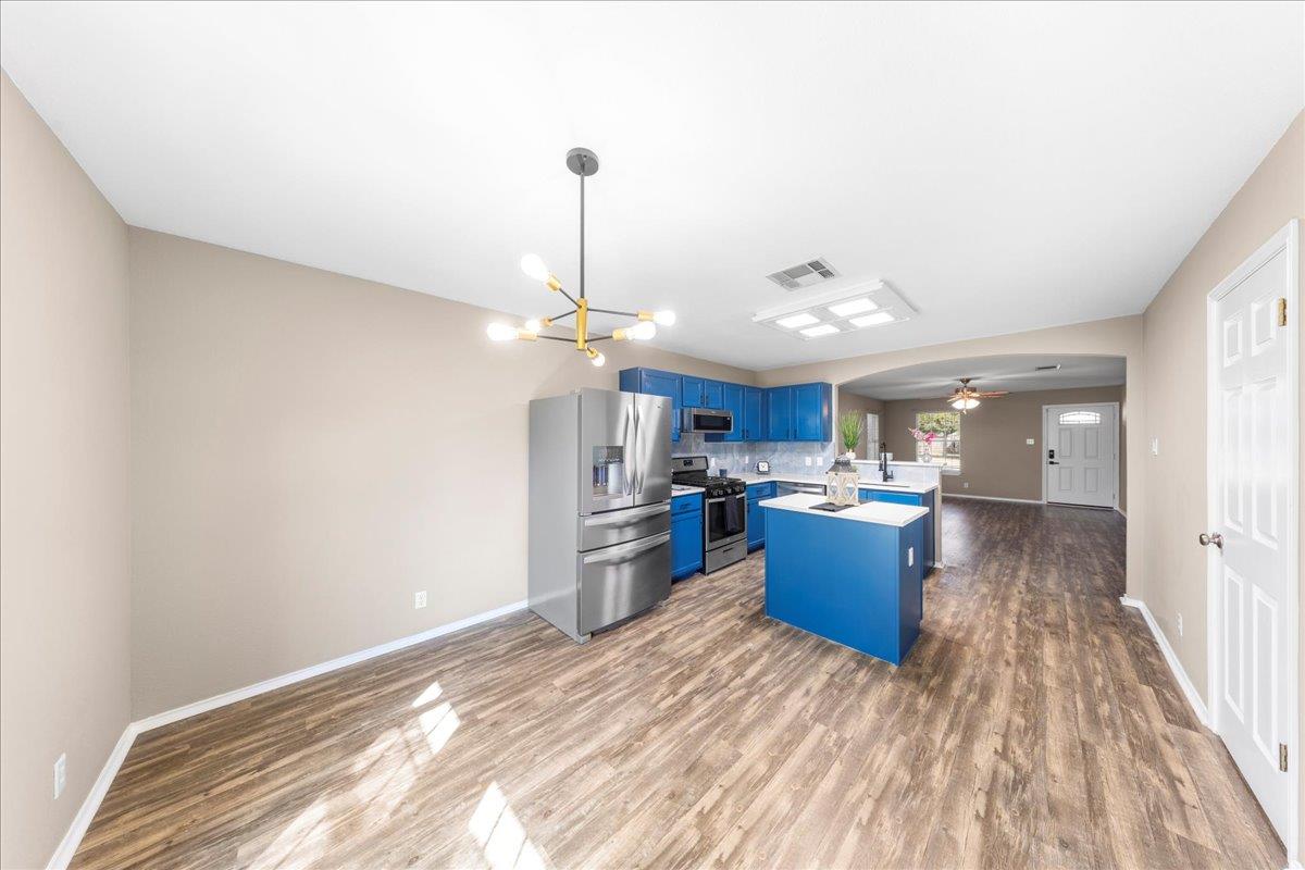 202 Ashbury Dr, Leander, TX 78641