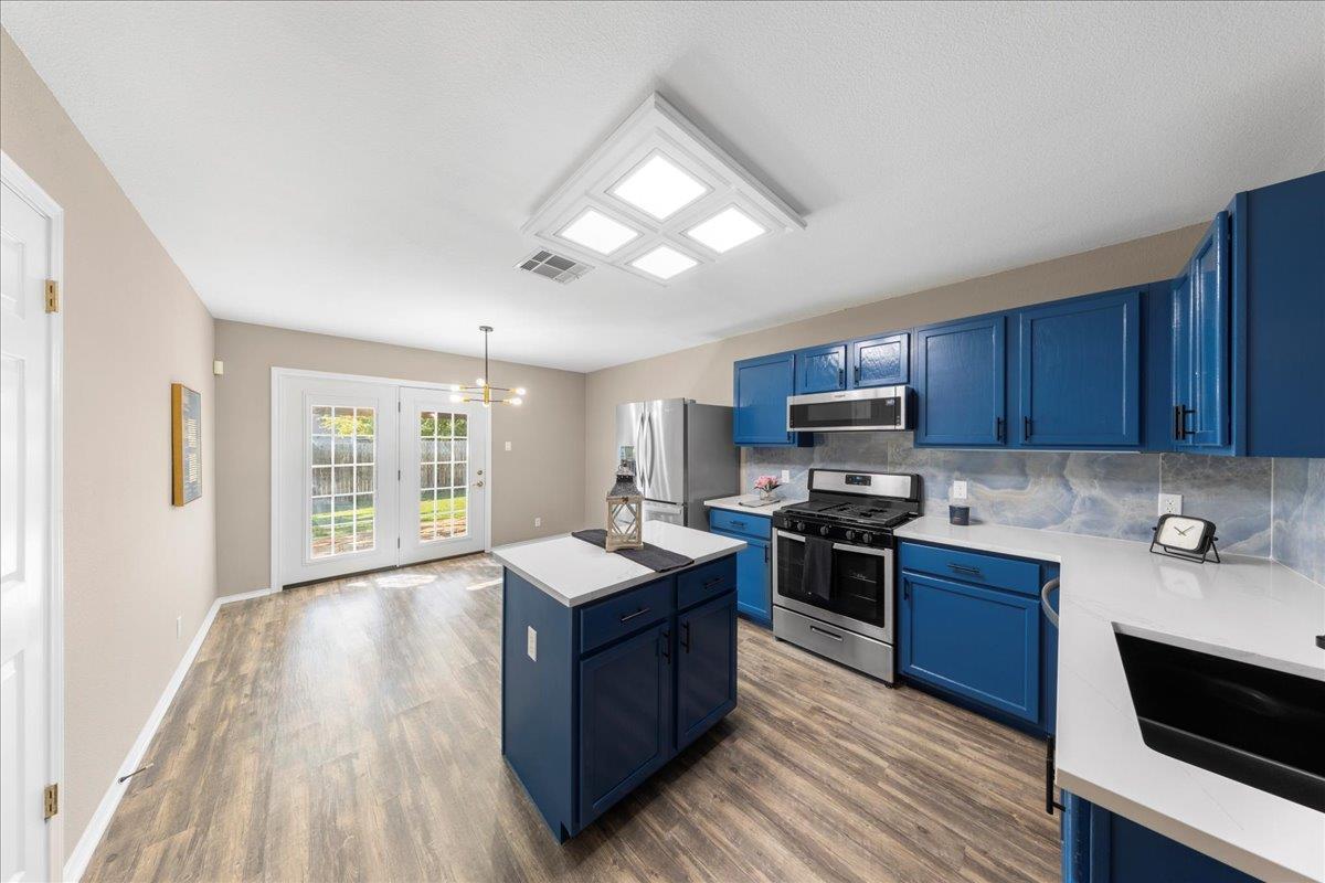 202 Ashbury Dr, Leander, TX 78641