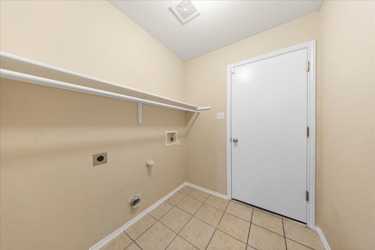 202 Ashbury Dr, Leander, TX 78641