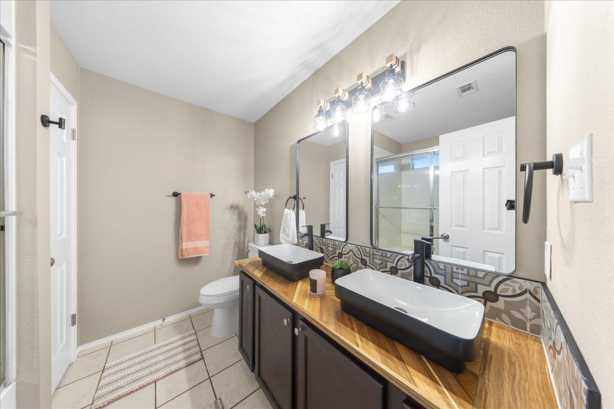 202 Ashbury Dr, Leander, TX 78641