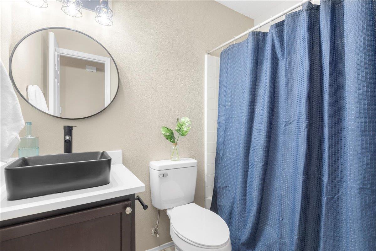 202 Ashbury Dr, Leander, TX 78641