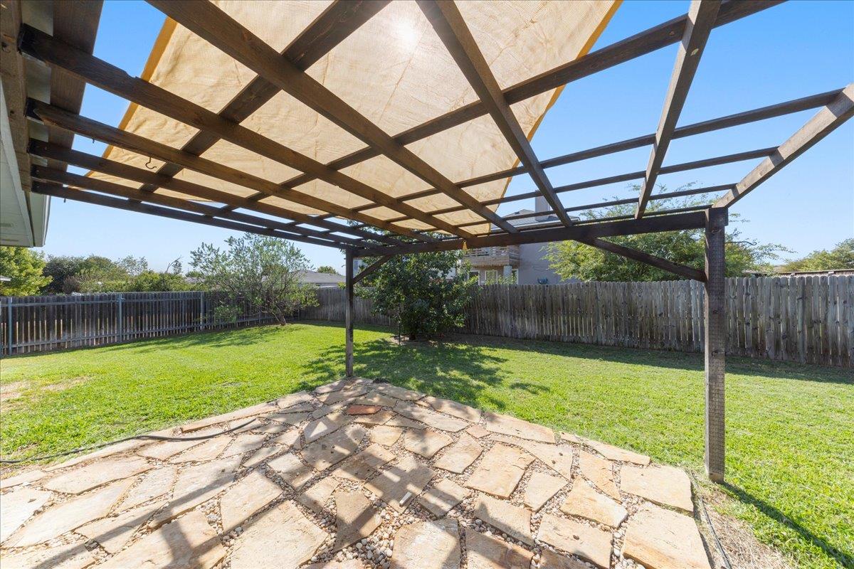 202 Ashbury Dr, Leander, TX 78641