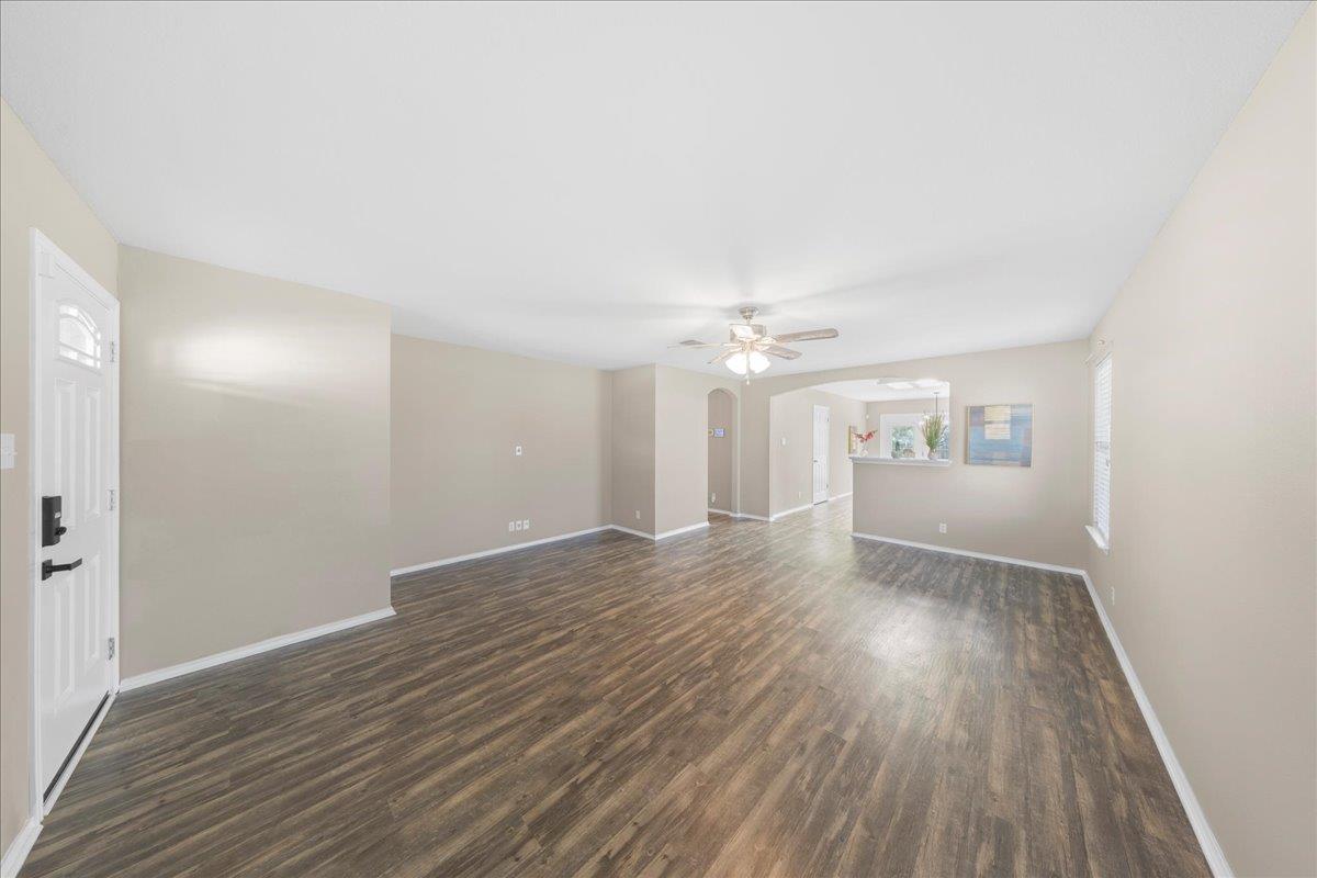 202 Ashbury Dr, Leander, TX 78641