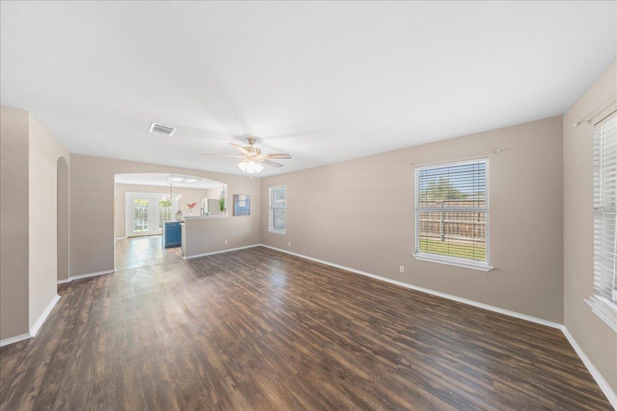 202 Ashbury Dr, Leander, TX 78641