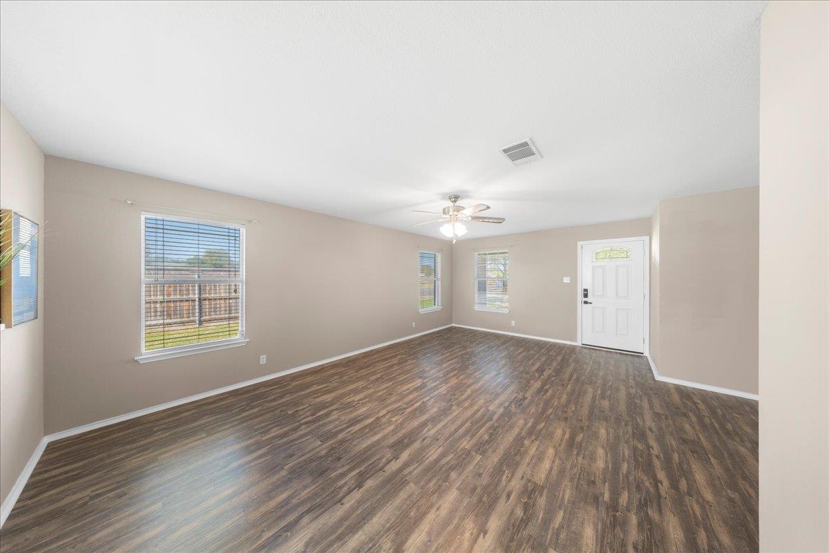 202 Ashbury Dr, Leander, TX 78641