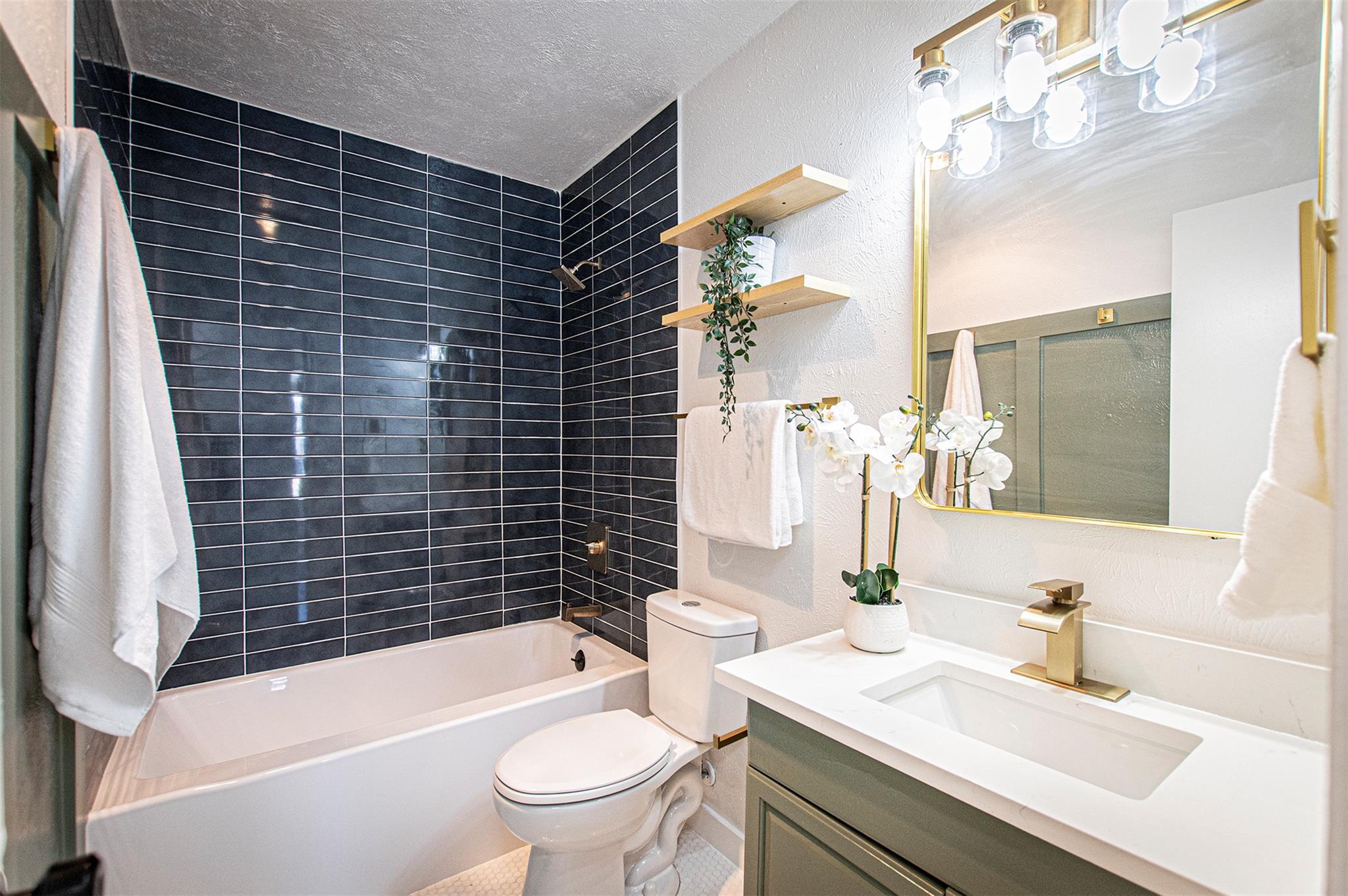 1305 Dominique Dr, Austin, TX 78753