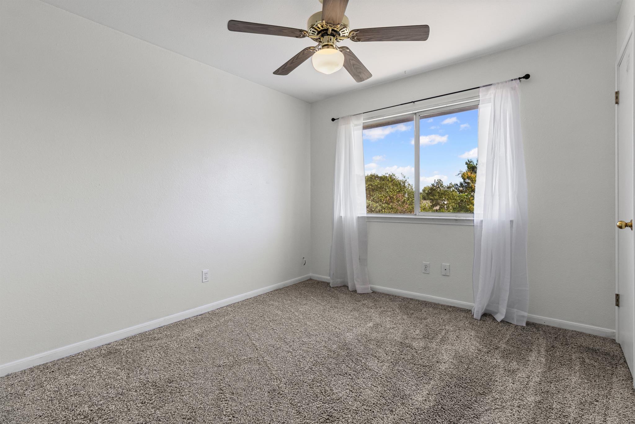 1910 Ireland Dr, Leander, TX 78641