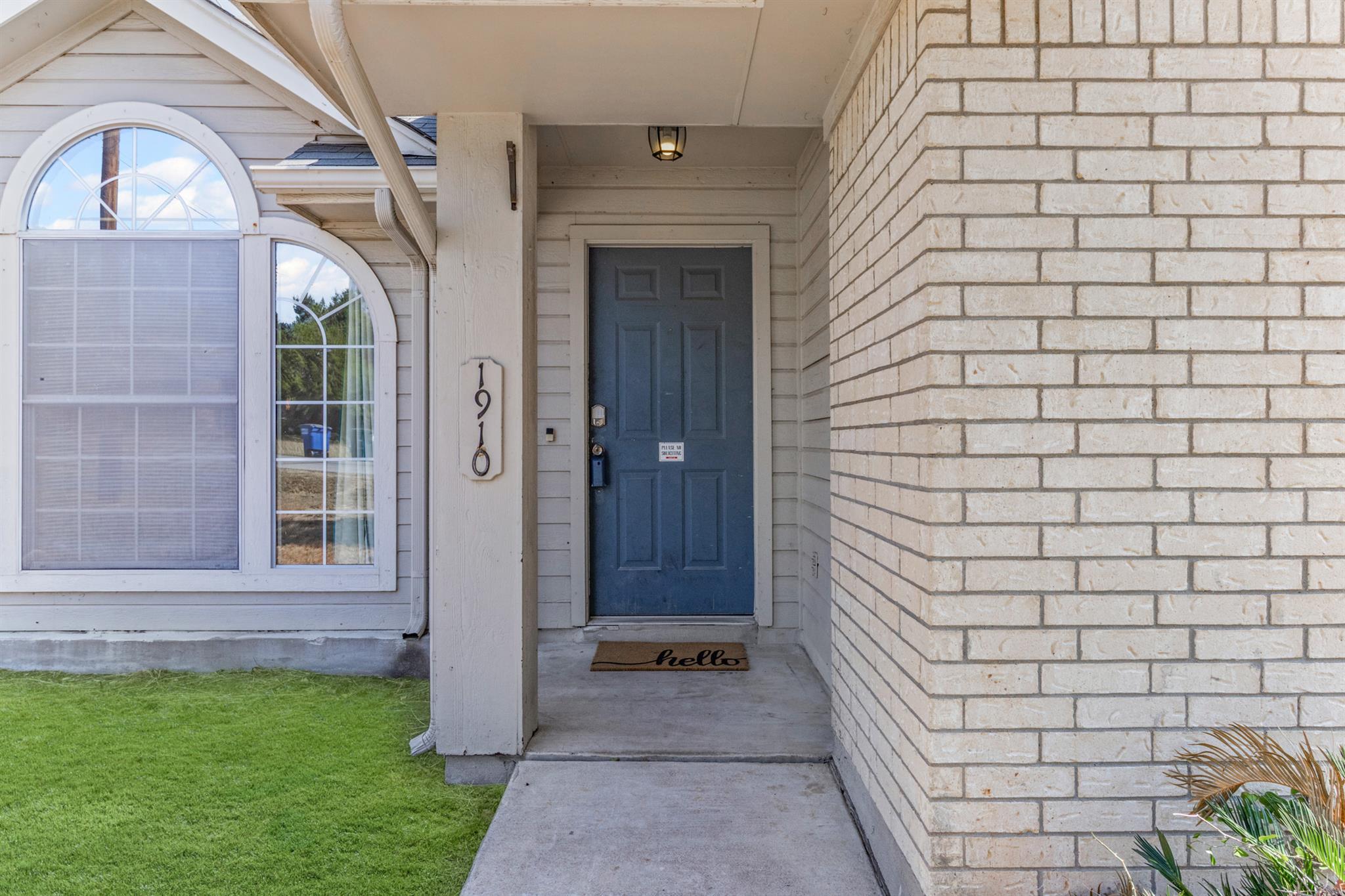 1910 Ireland Dr, Leander, TX 78641