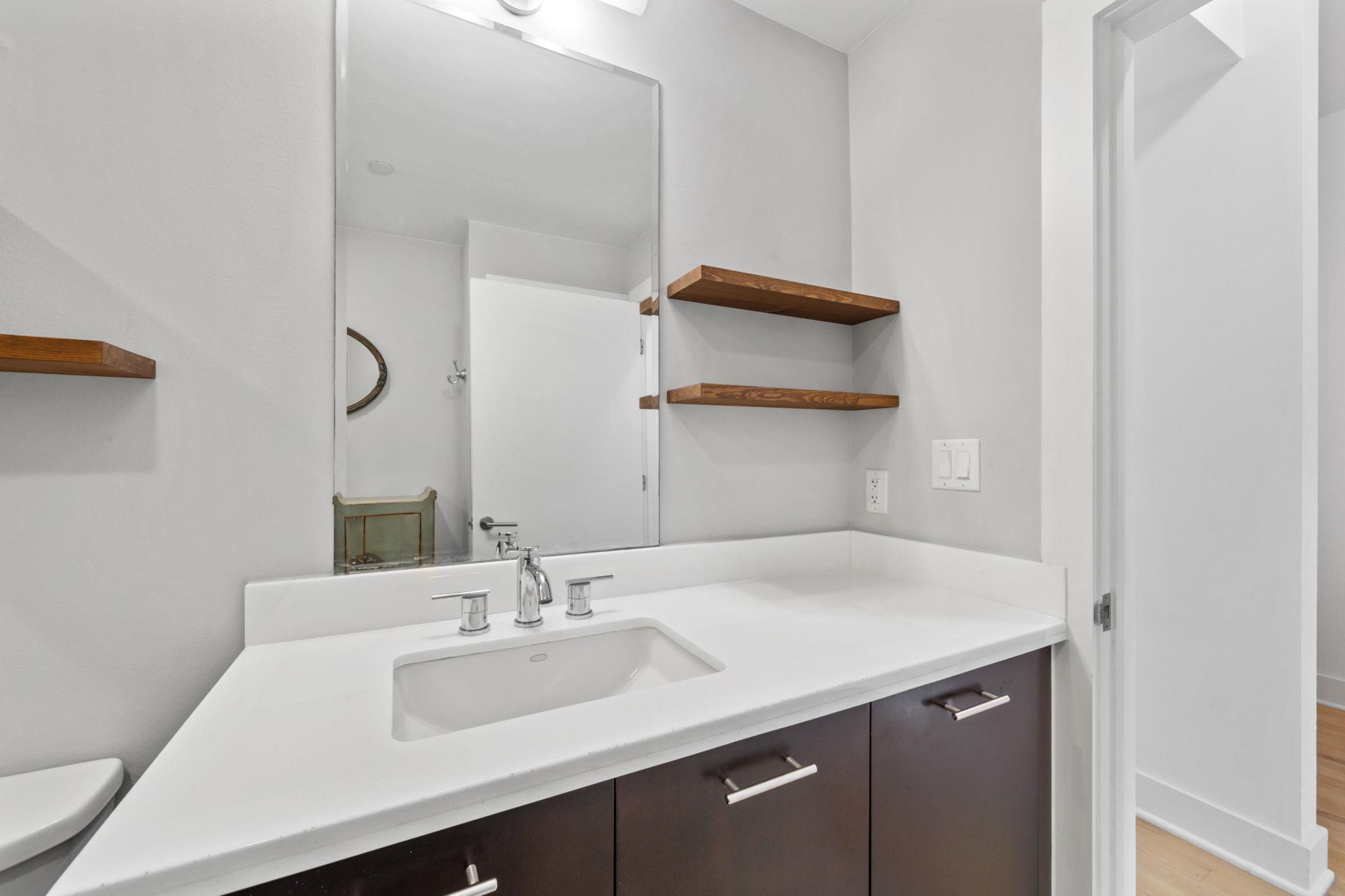 603 Davis St # 710, Austin, TX 78701