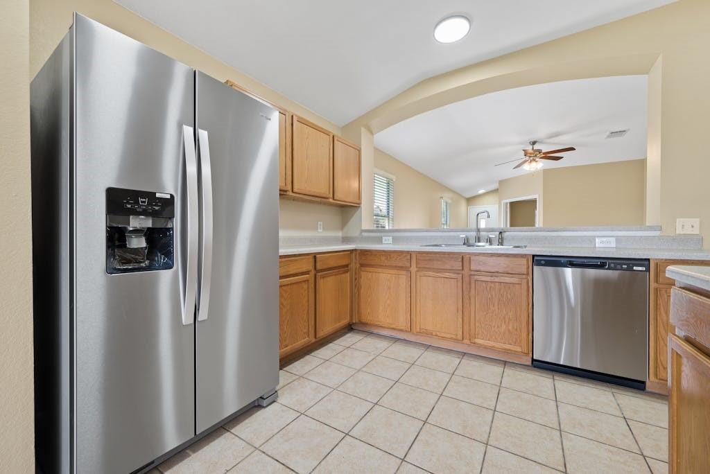 6317 Vida Nueva Ave, Del Valle, TX 78617