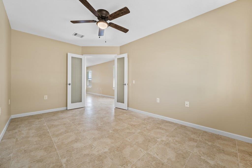 6317 Vida Nueva Ave, Del Valle, TX 78617