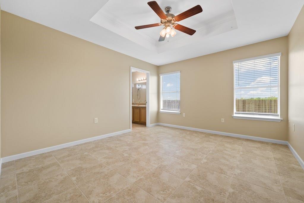 6317 Vida Nueva Ave, Del Valle, TX 78617