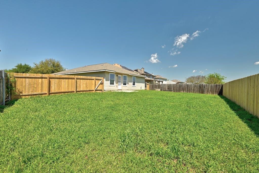 6317 Vida Nueva Ave, Del Valle, TX 78617