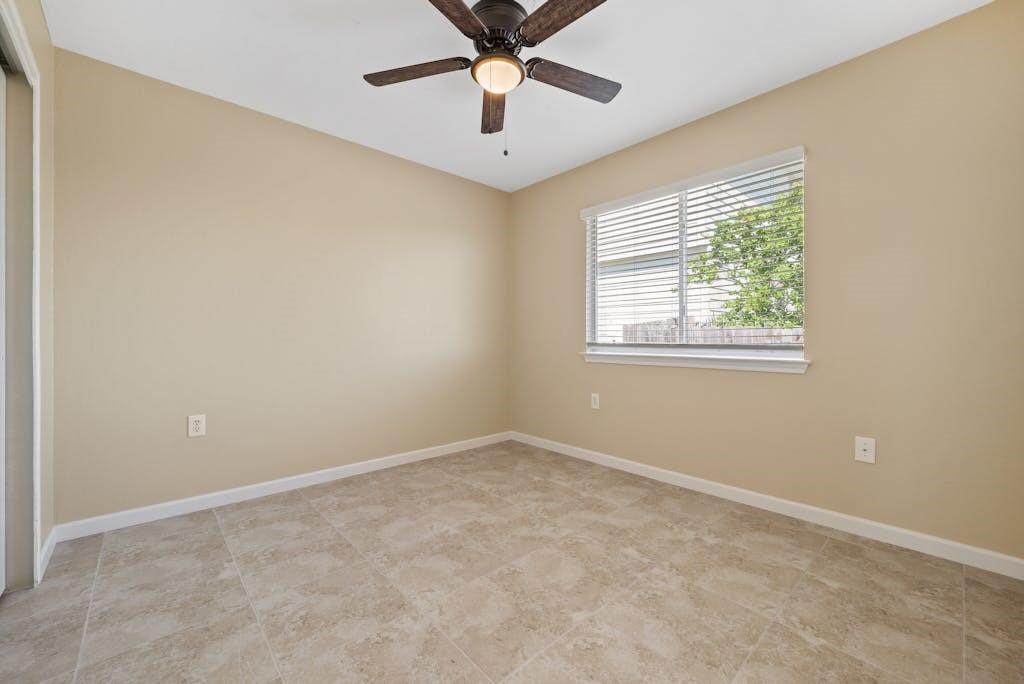 6317 Vida Nueva Ave, Del Valle, TX 78617