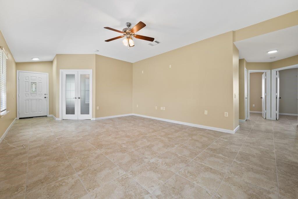 6317 Vida Nueva Ave, Del Valle, TX 78617