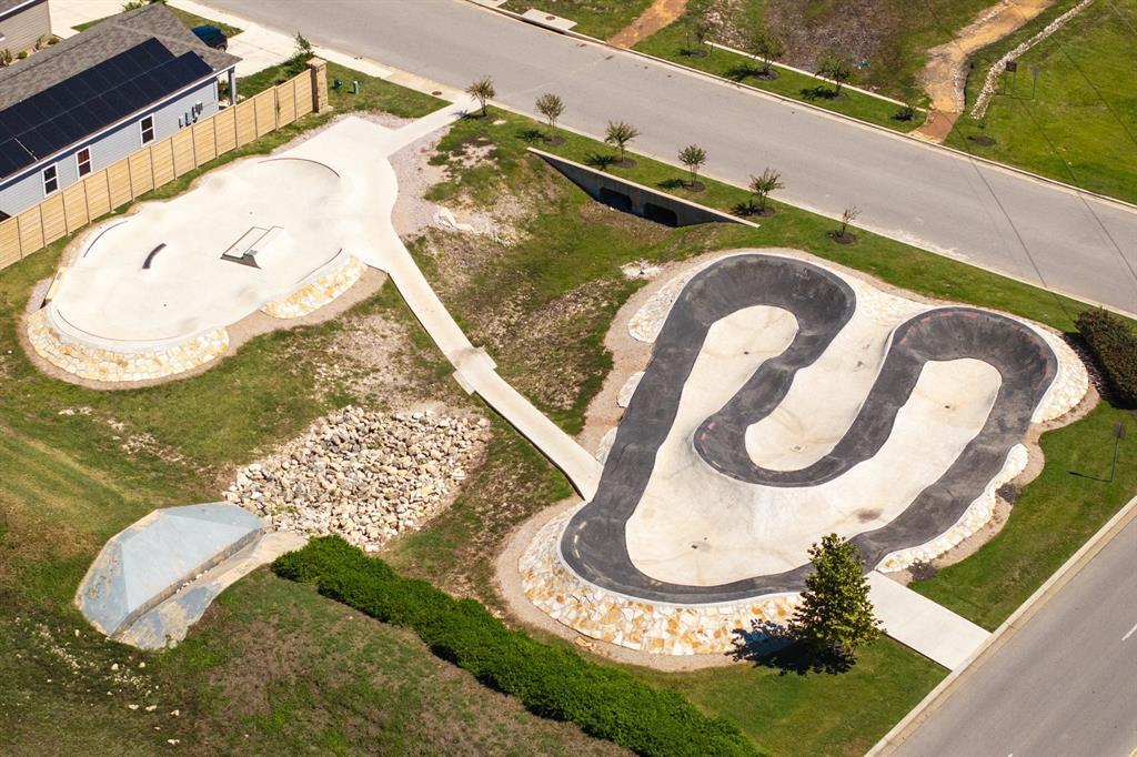 241 El Dorado Rd, Jarrell, TX 76537