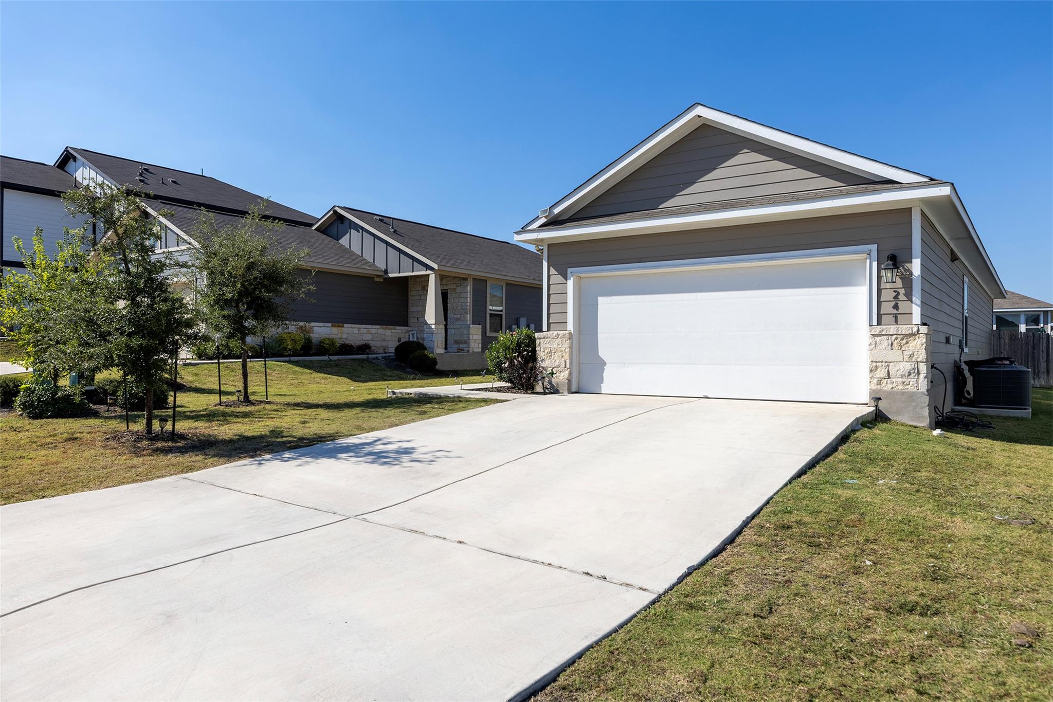 241 El Dorado Rd, Jarrell, TX 76537