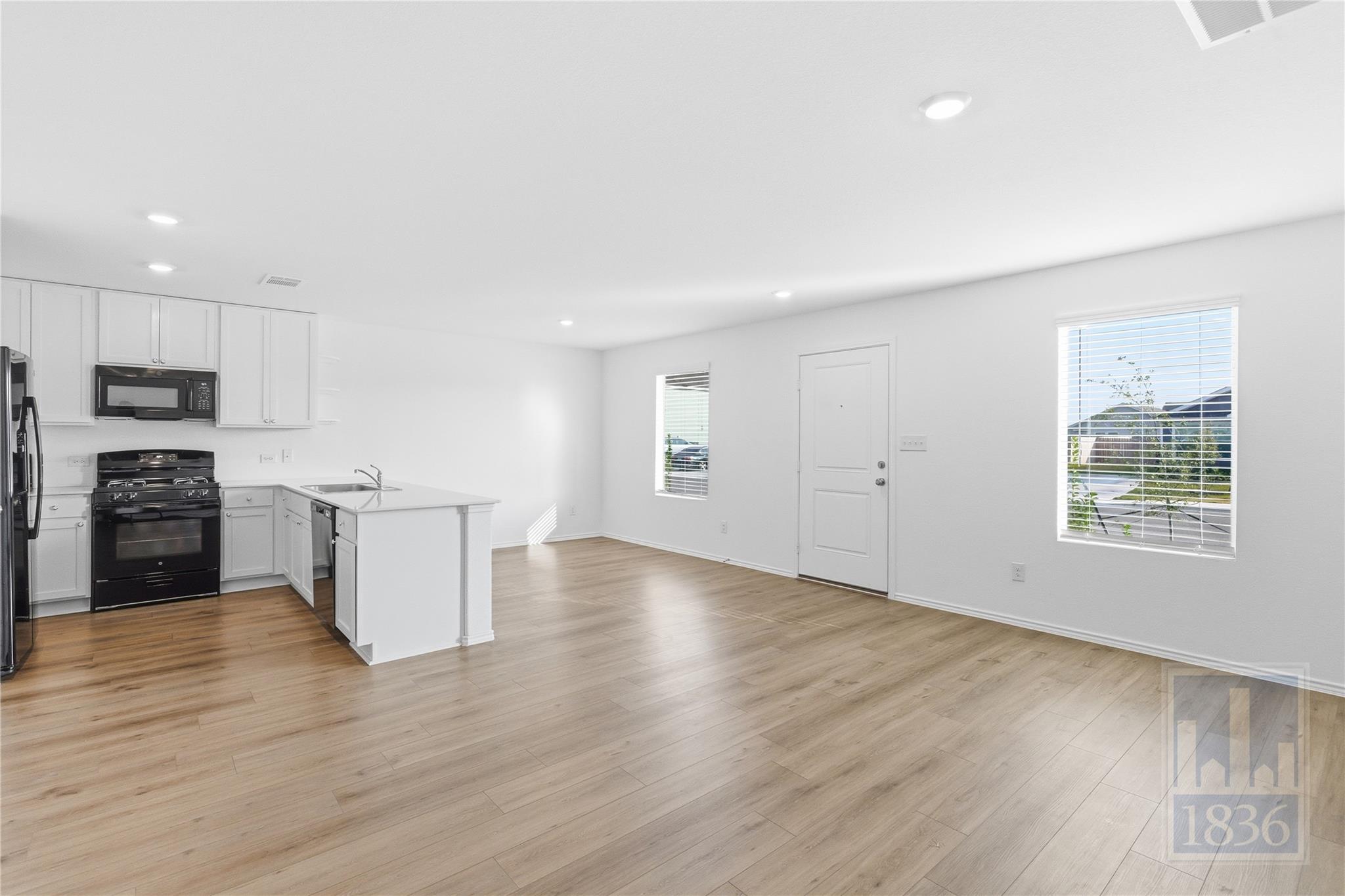 2213 Cyclone Dr, Lockhart, TX 78644