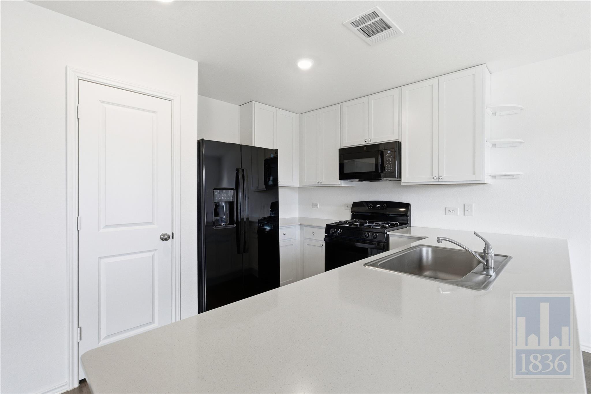 2213 Cyclone Dr, Lockhart, TX 78644