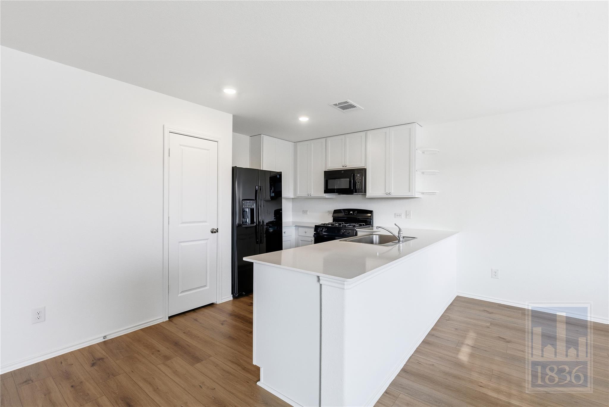 2213 Cyclone Dr, Lockhart, TX 78644