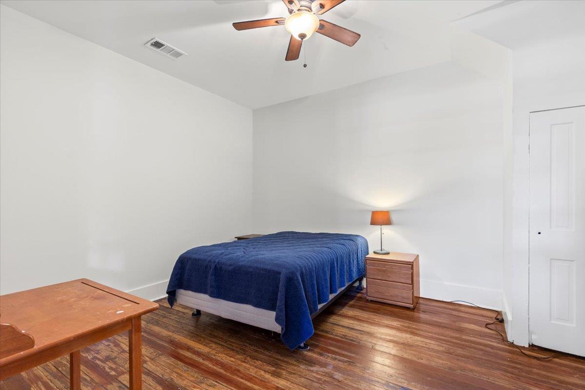 503A Wilkes St, Smithville, TX 78957