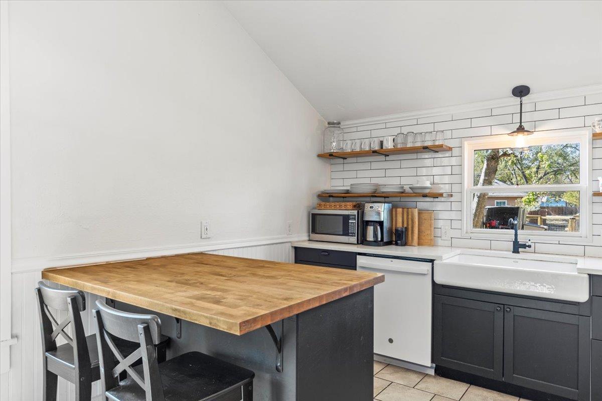 503A Wilkes St, Smithville, TX 78957