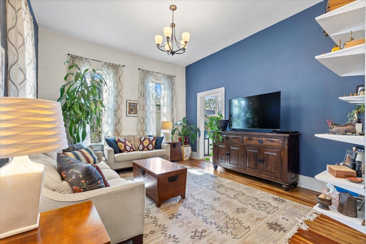 503A Wilkes St, Smithville, TX 78957