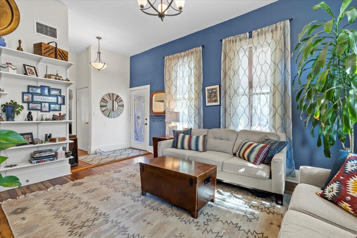 503A Wilkes St, Smithville, TX 78957