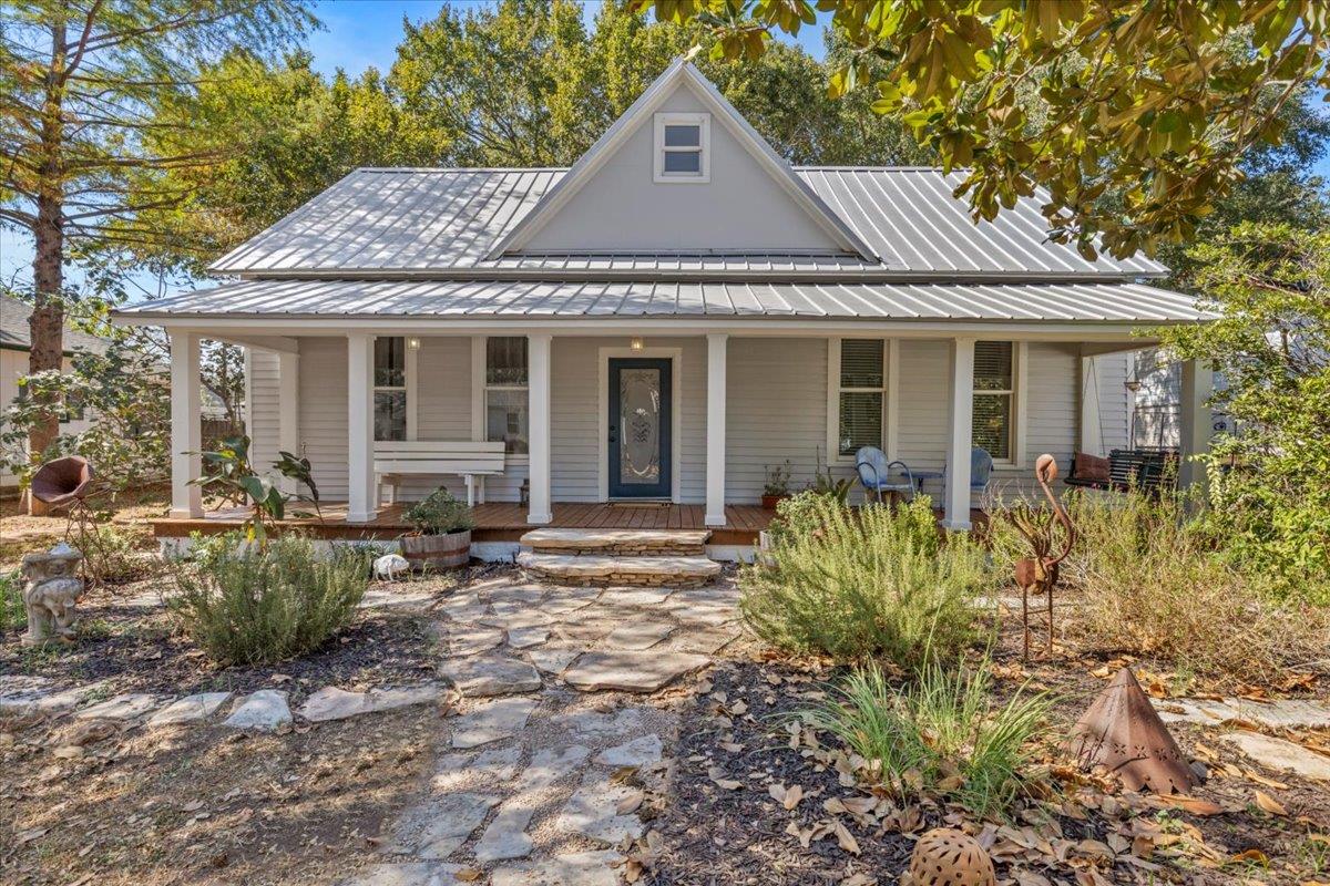 503A Wilkes St, Smithville, TX 78957