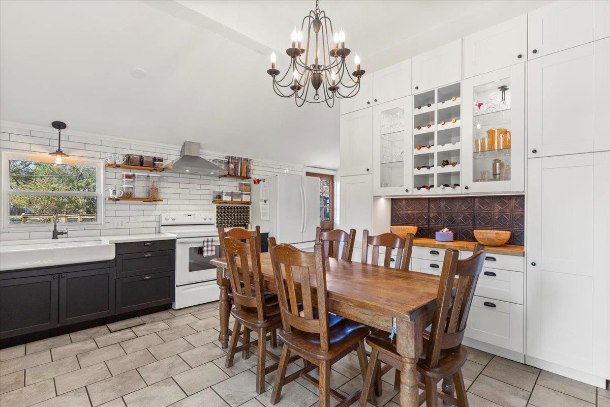 503A Wilkes St, Smithville, TX 78957