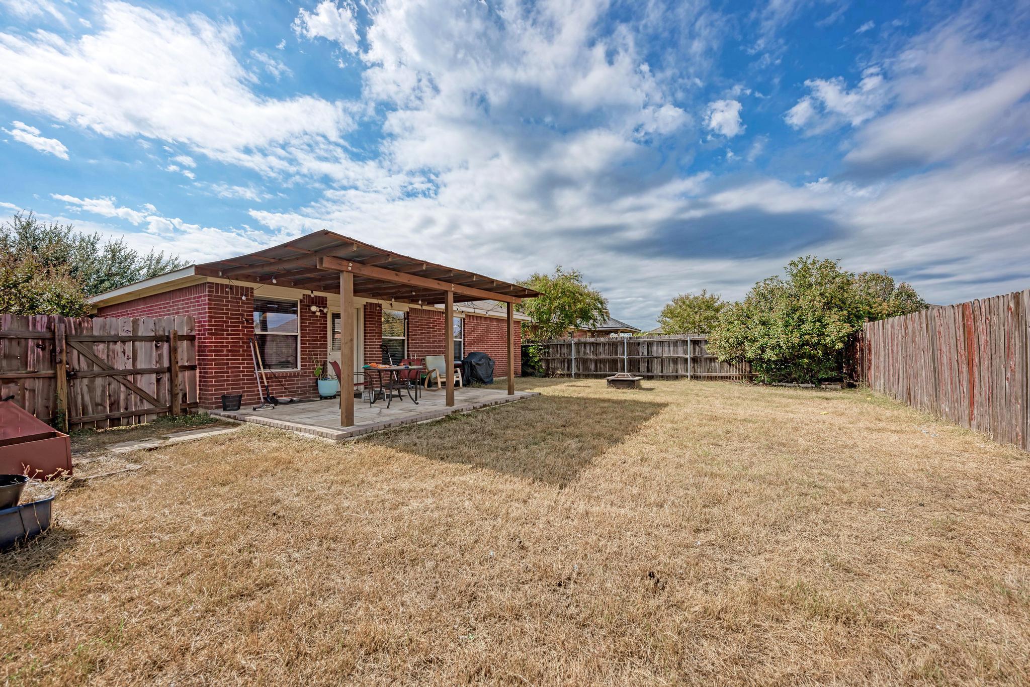 921 Dexter Dr S, Leander, TX 78641