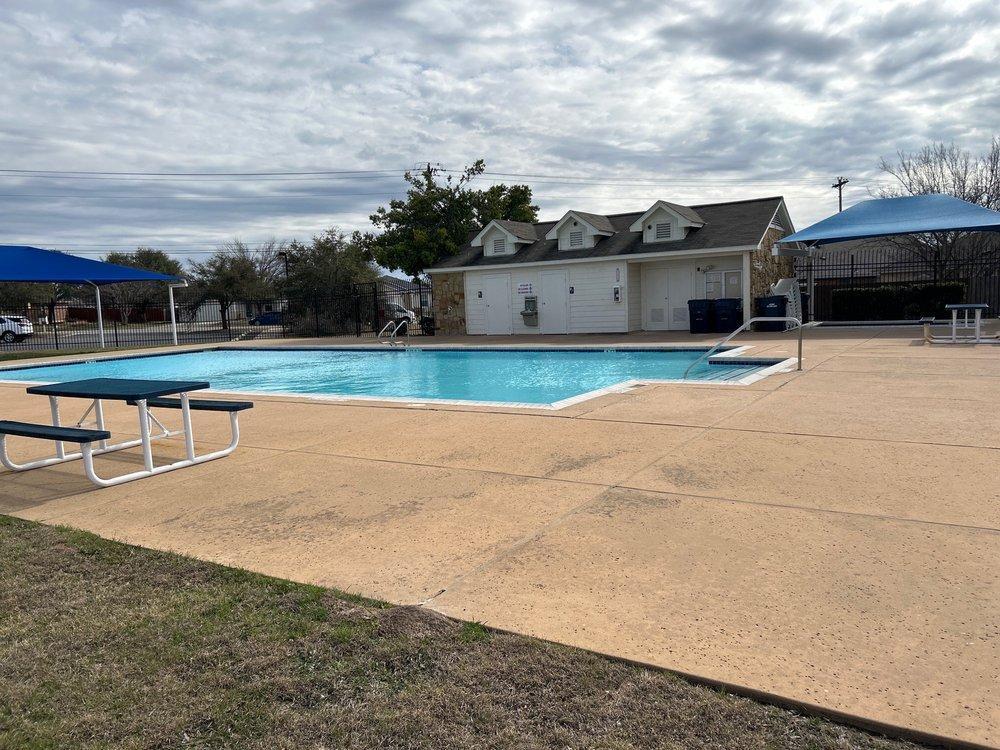 921 Dexter Dr S, Leander, TX 78641