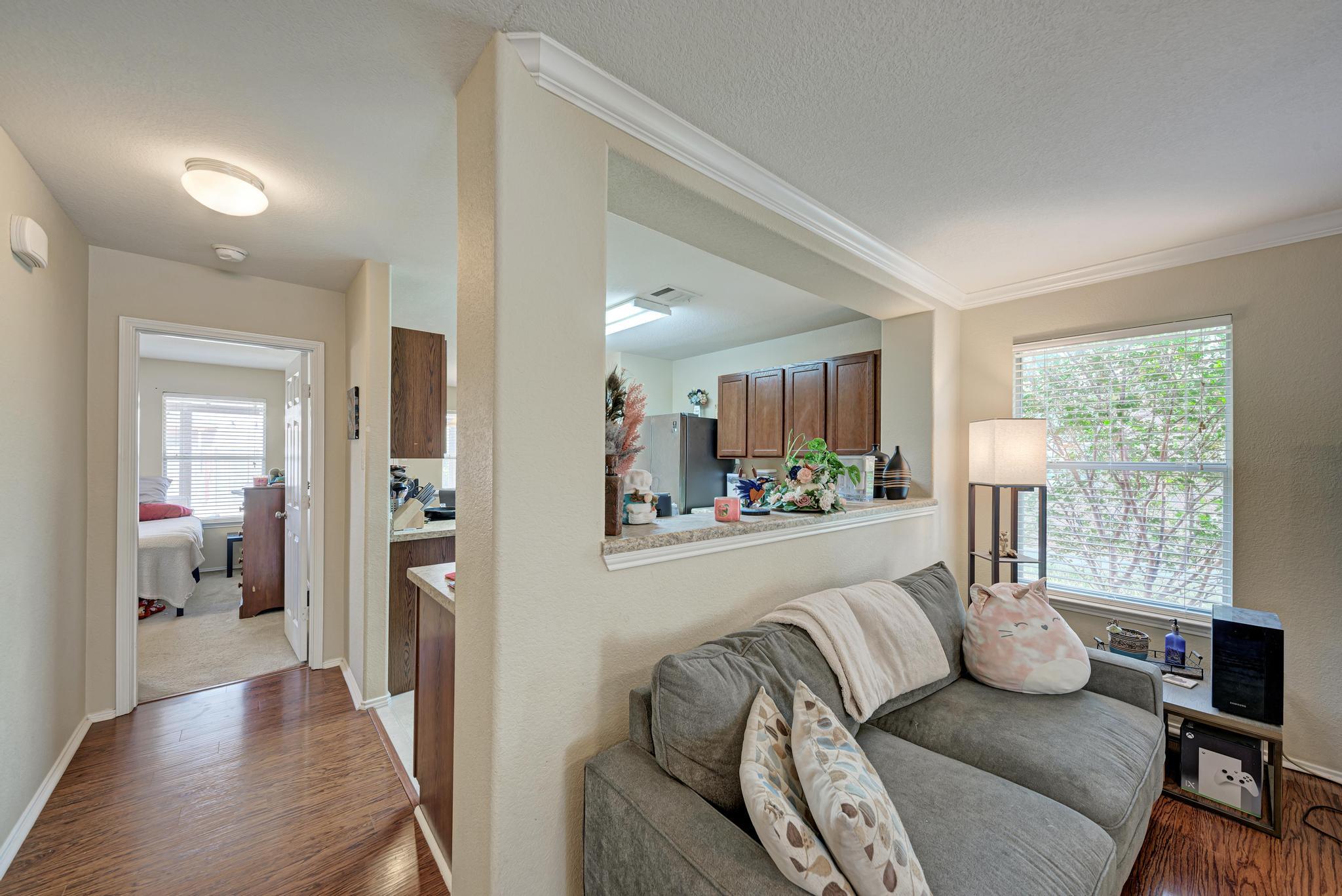 921 Dexter Dr S, Leander, TX 78641