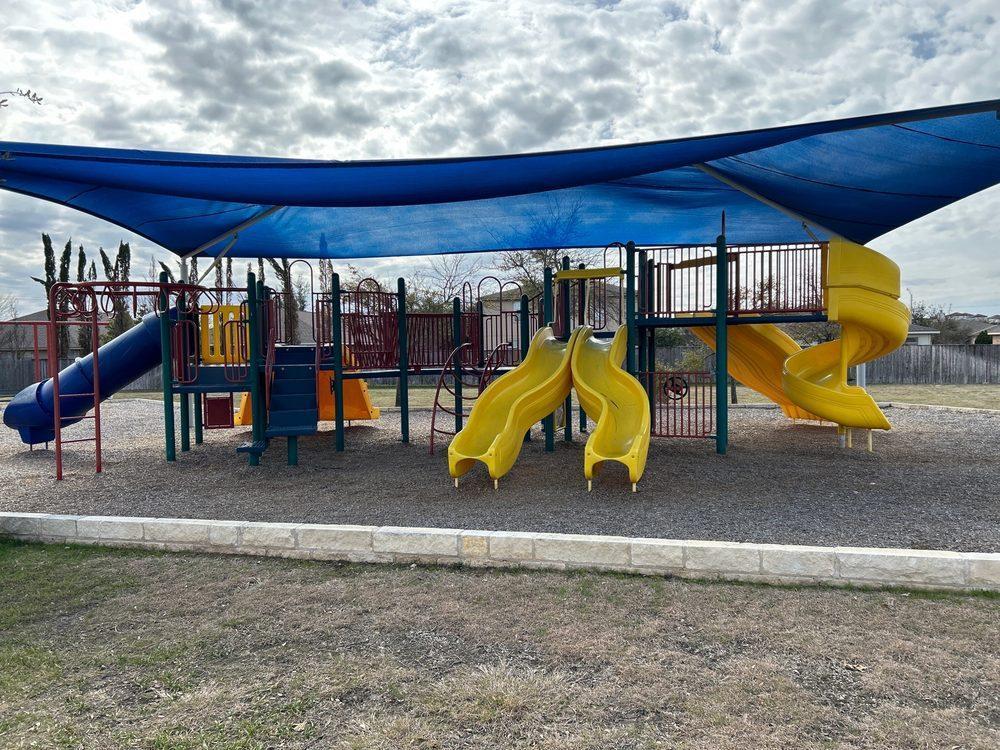 921 Dexter Dr S, Leander, TX 78641