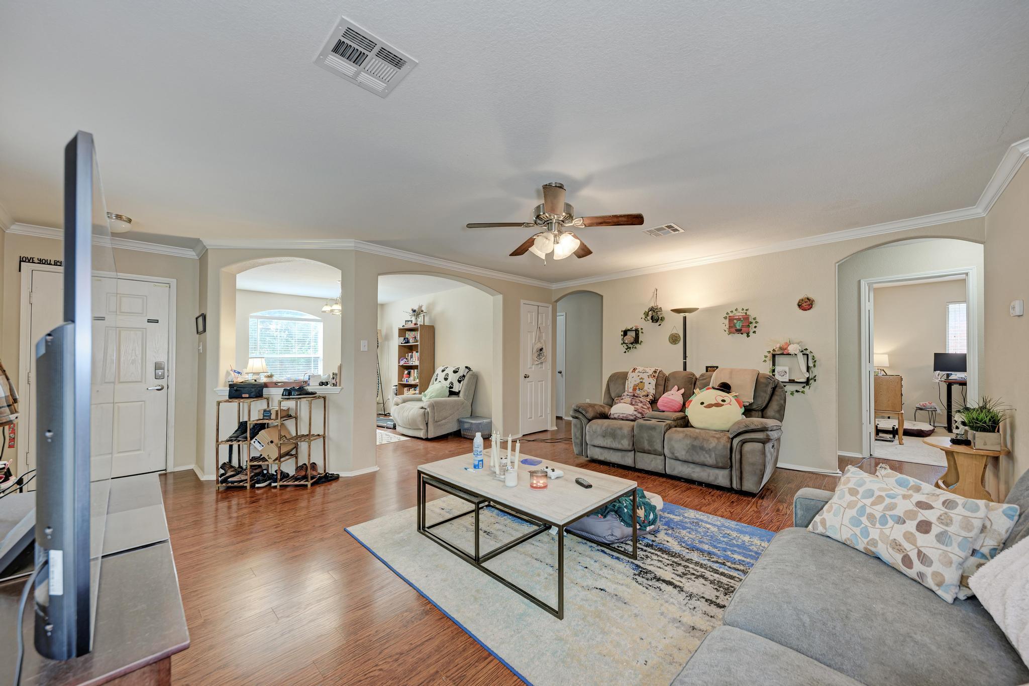 921 Dexter Dr S, Leander, TX 78641