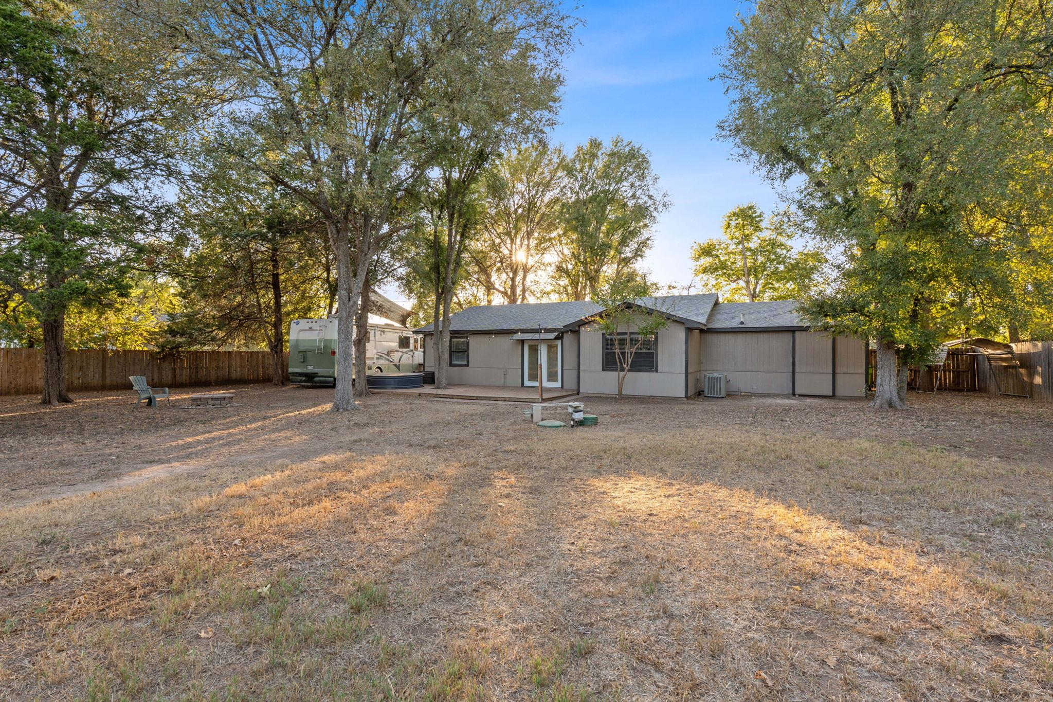 1255 Lovers Ln, Bastrop, TX 78602