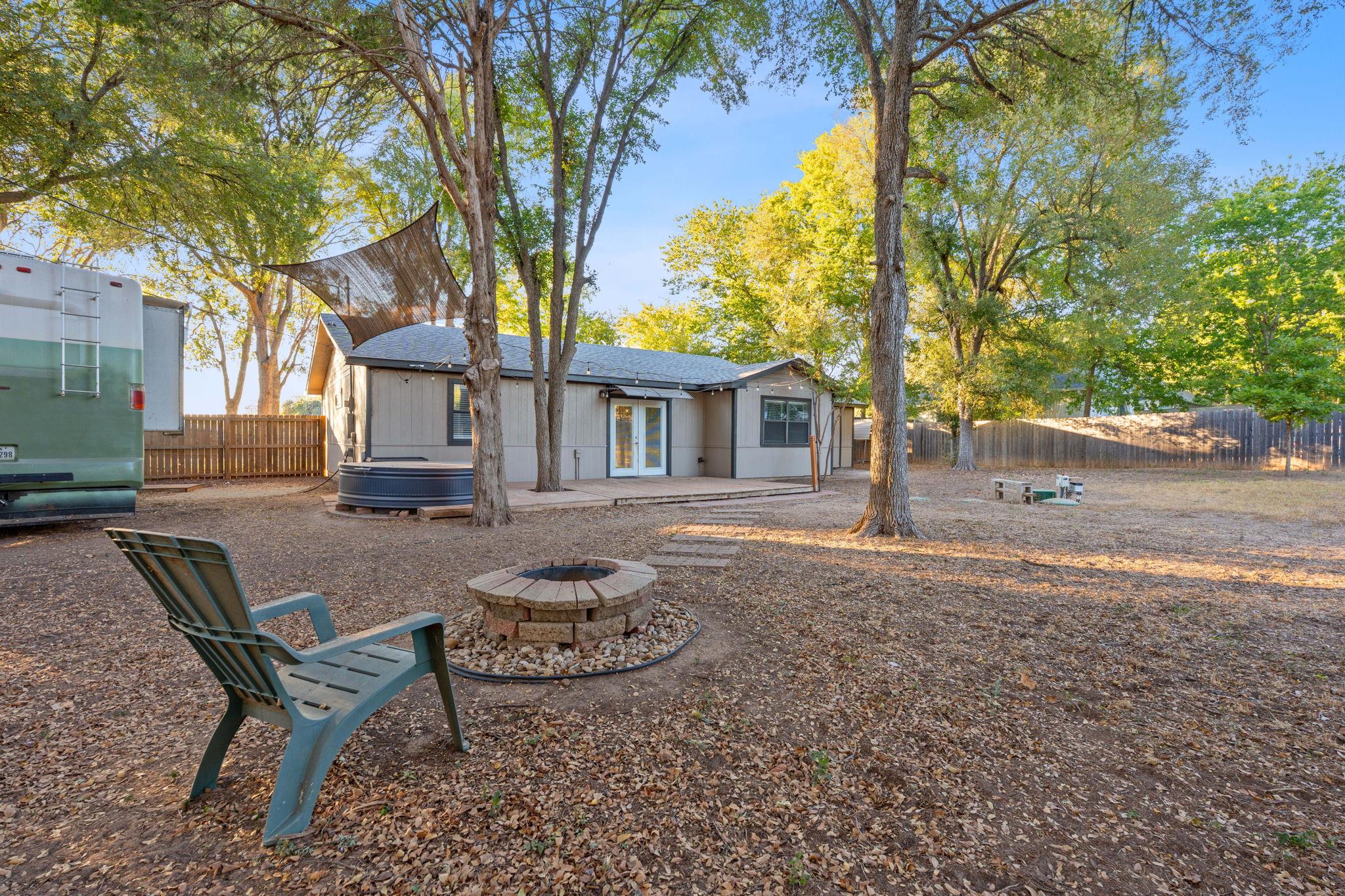 1255 Lovers Ln, Bastrop, TX 78602