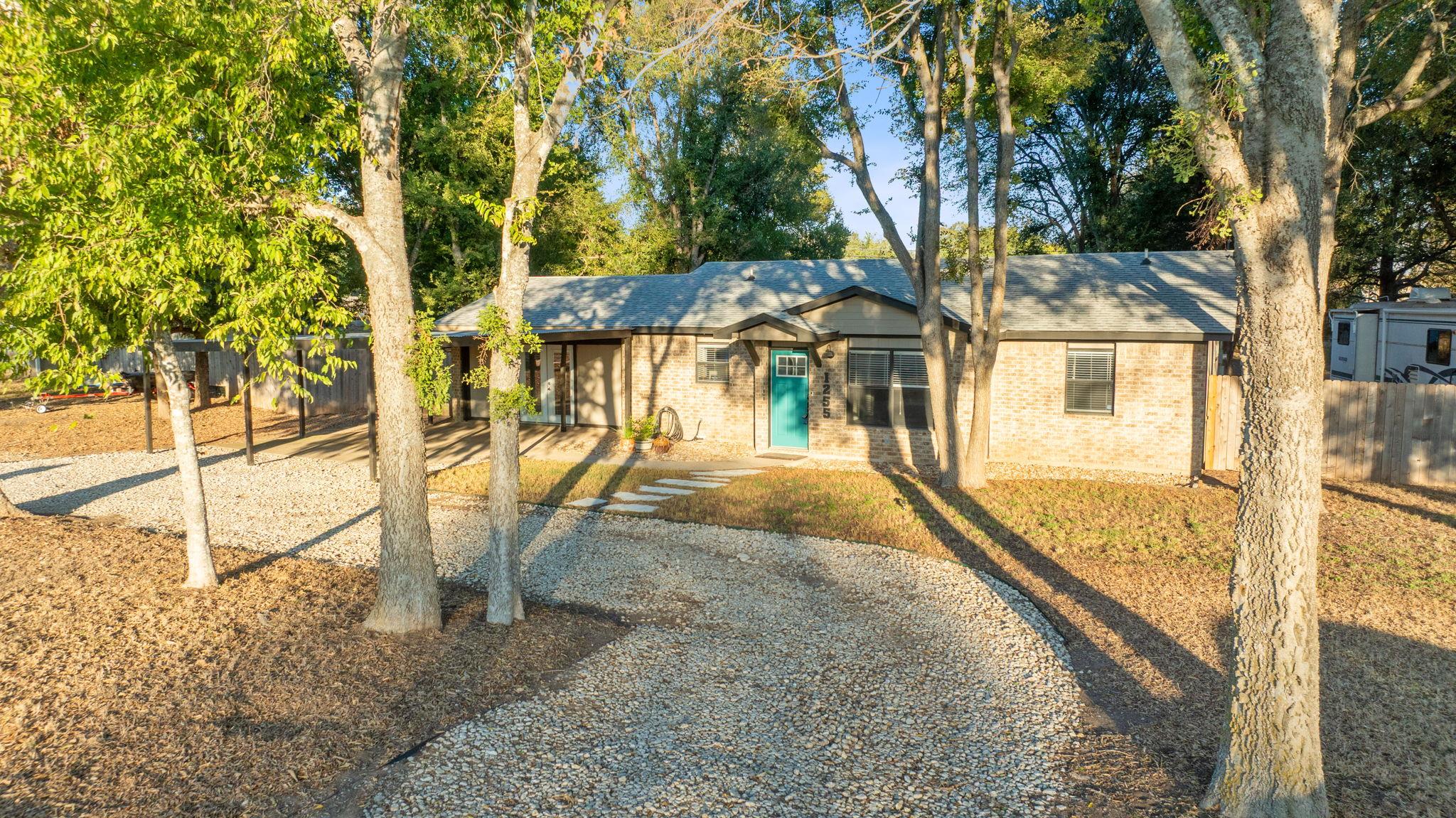 1255 Lovers Ln, Bastrop, TX 78602